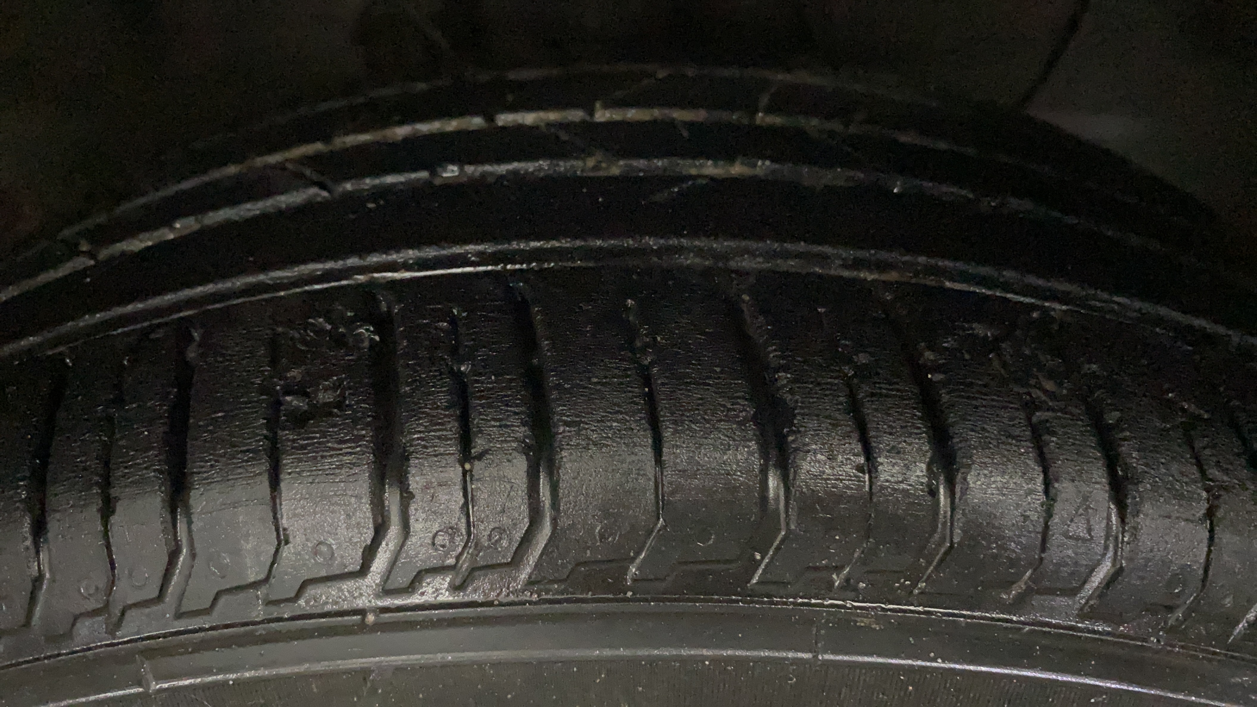 2016 Hyundai Elite i20 ASTA 1.2 (O), Petrol, Manual, 61,198 km, Right Front Tyre Tread