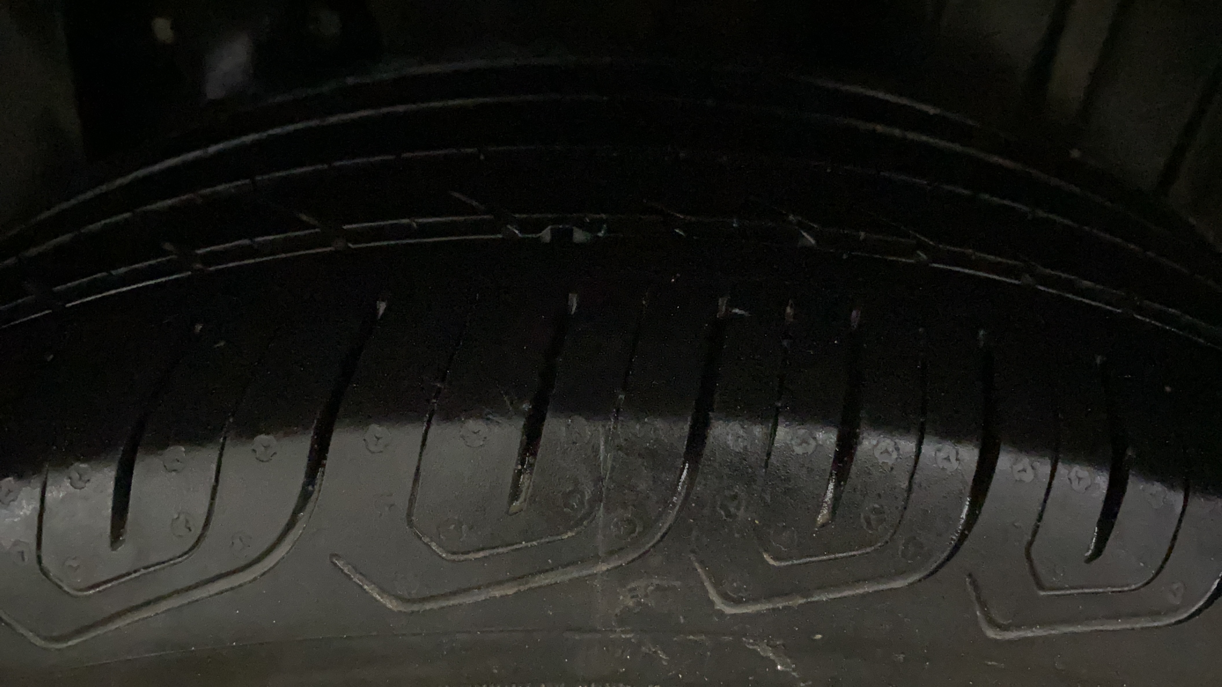 2019 Mahindra XUV300 W8 (O) 1.2 PETROL, Petrol, Manual, 62,025 km, Left Rear Tyre Tread