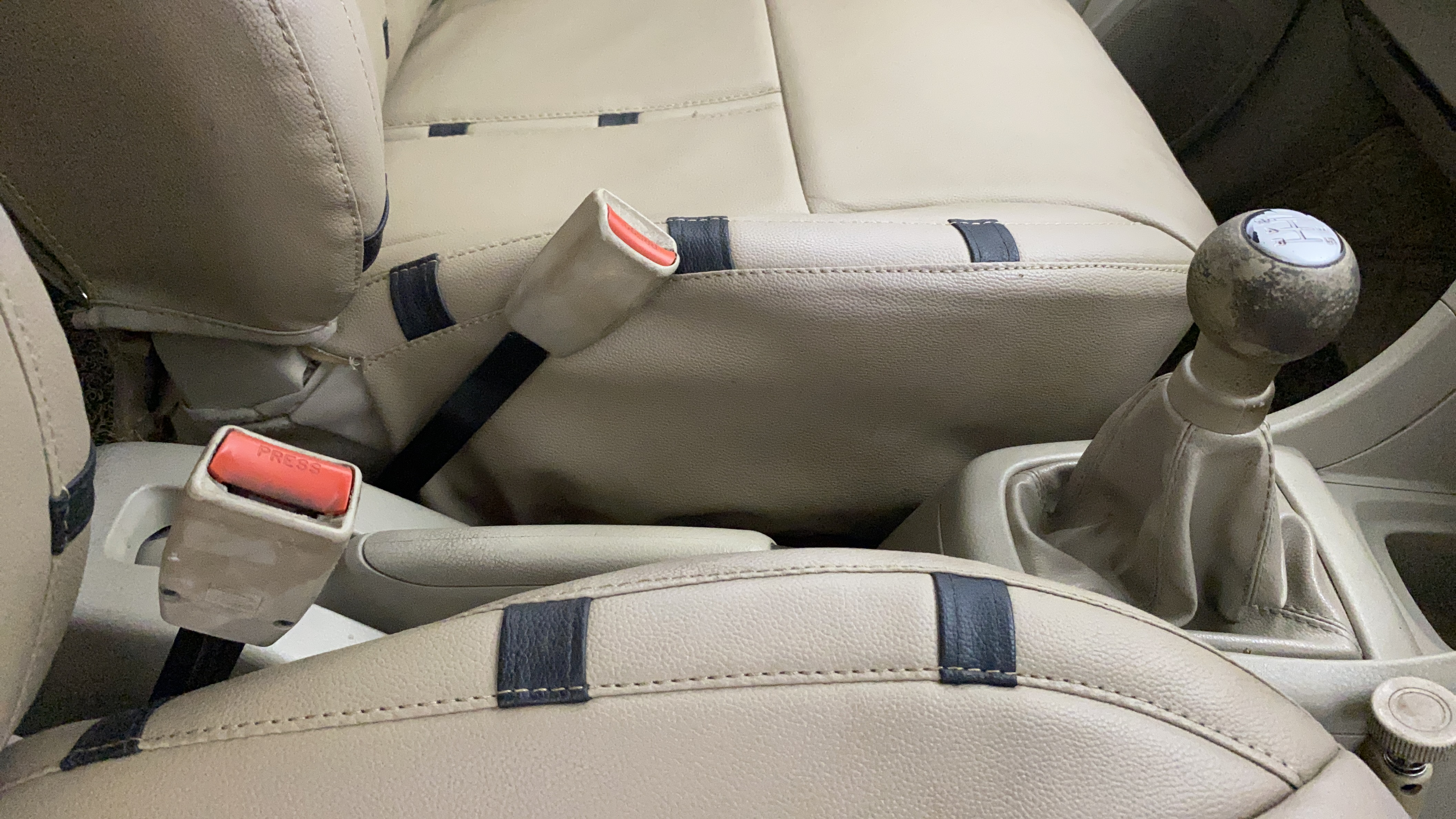 2016 Maruti Ertiga VXI, CNG, Manual, 55,657 km, Gear Lever