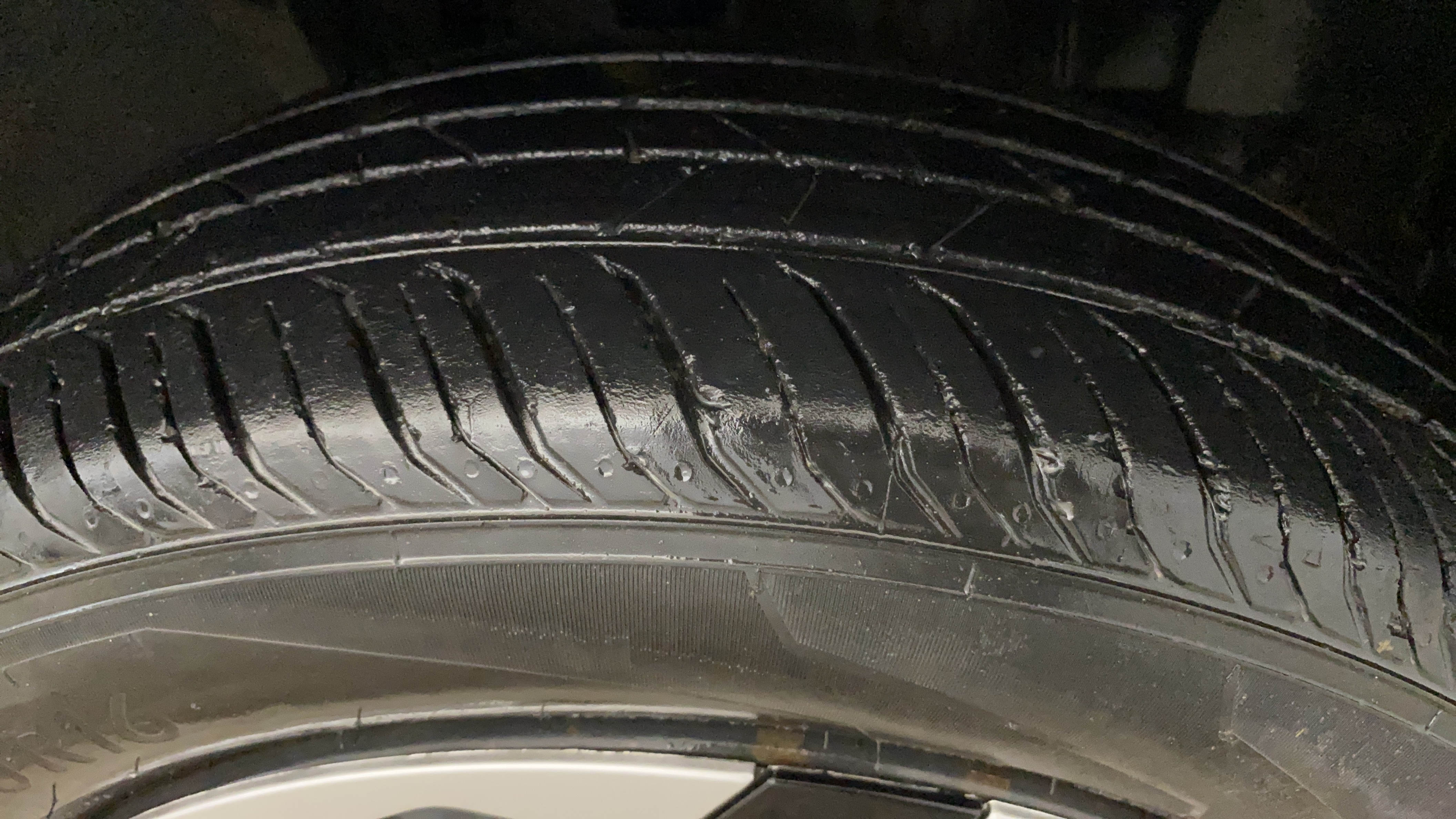 2023 Nissan MAGNITE XL, Petrol, Manual, 38,237 km, Right Front Tyre Tread