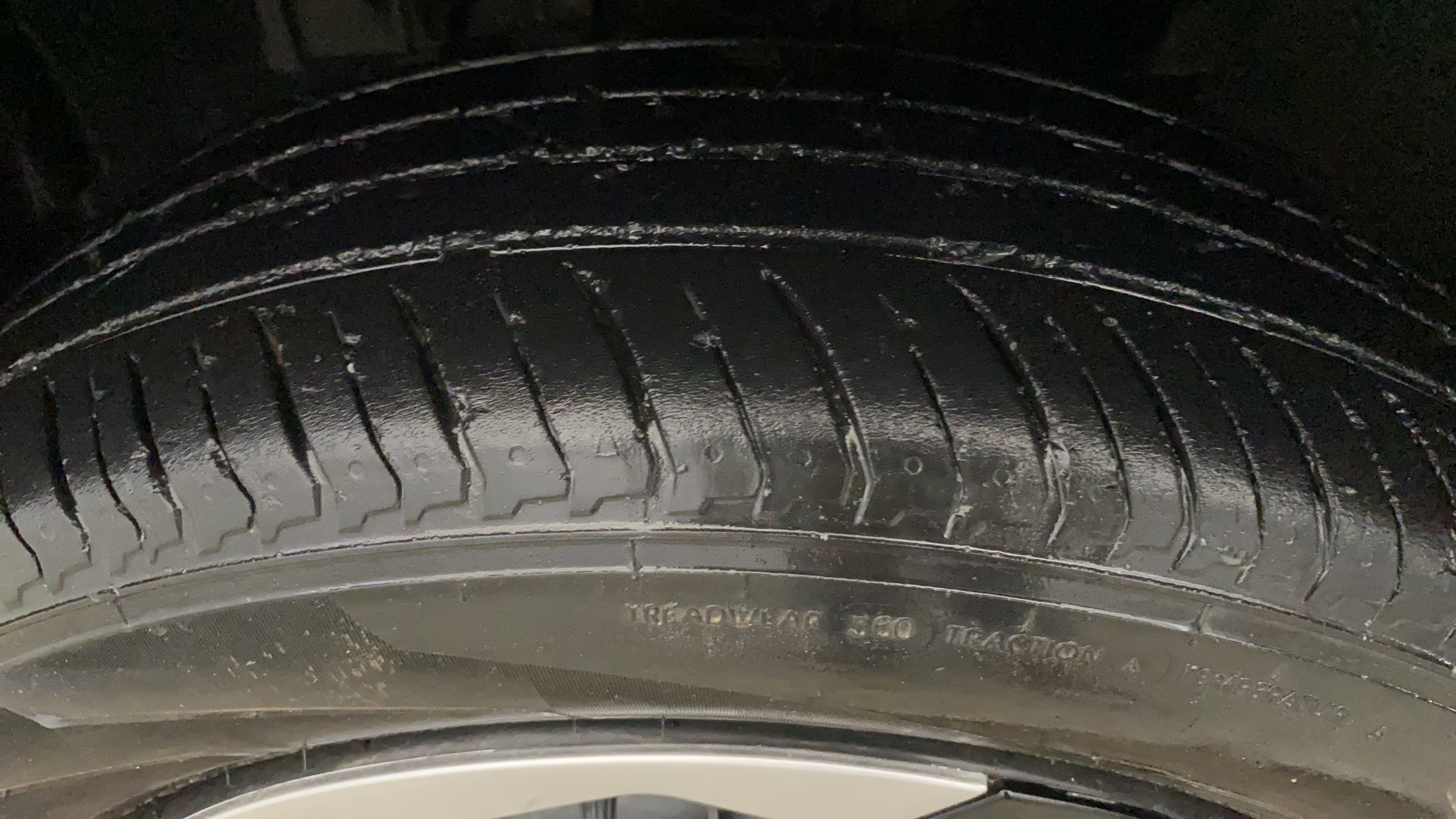 2023 Nissan MAGNITE XL, Petrol, Manual, 38,237 km, Left Front Tyre Tread