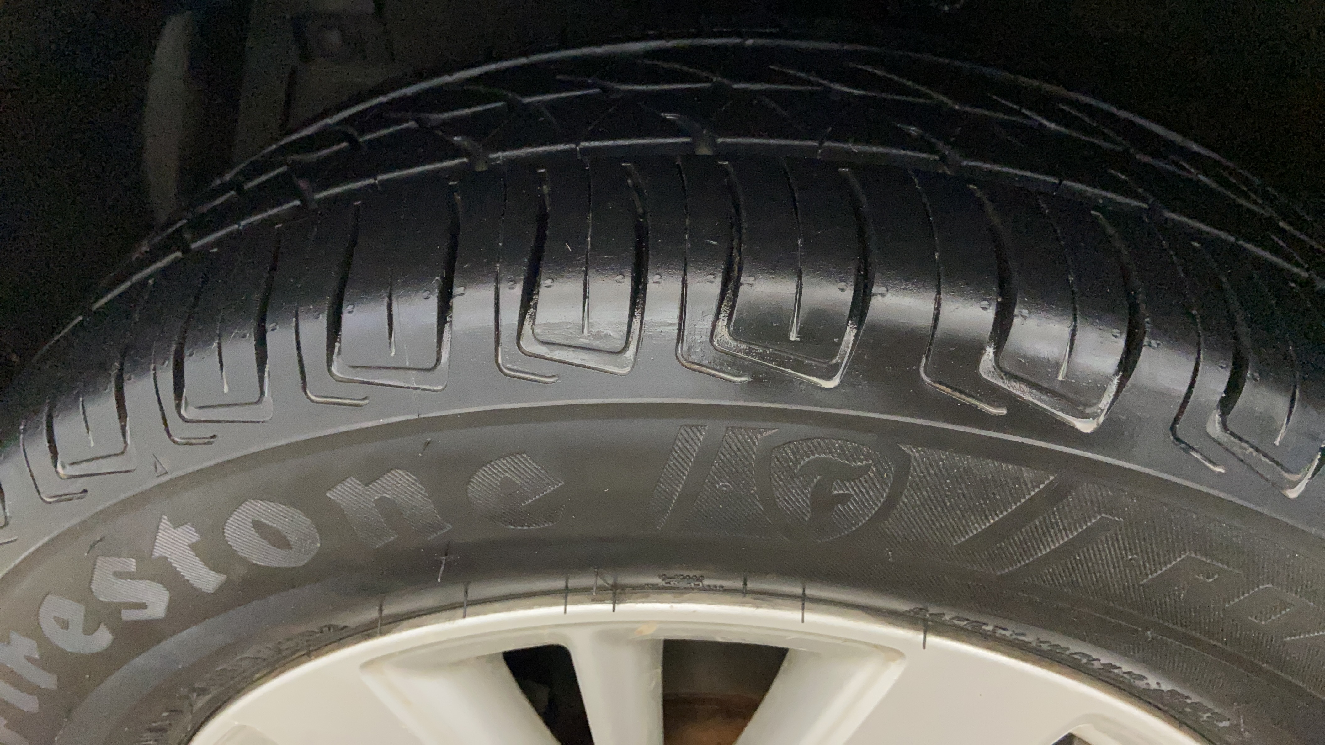 2015 Maruti Swift ZXI, Petrol, Manual, 48,517 km, Left Front Tyre Tread