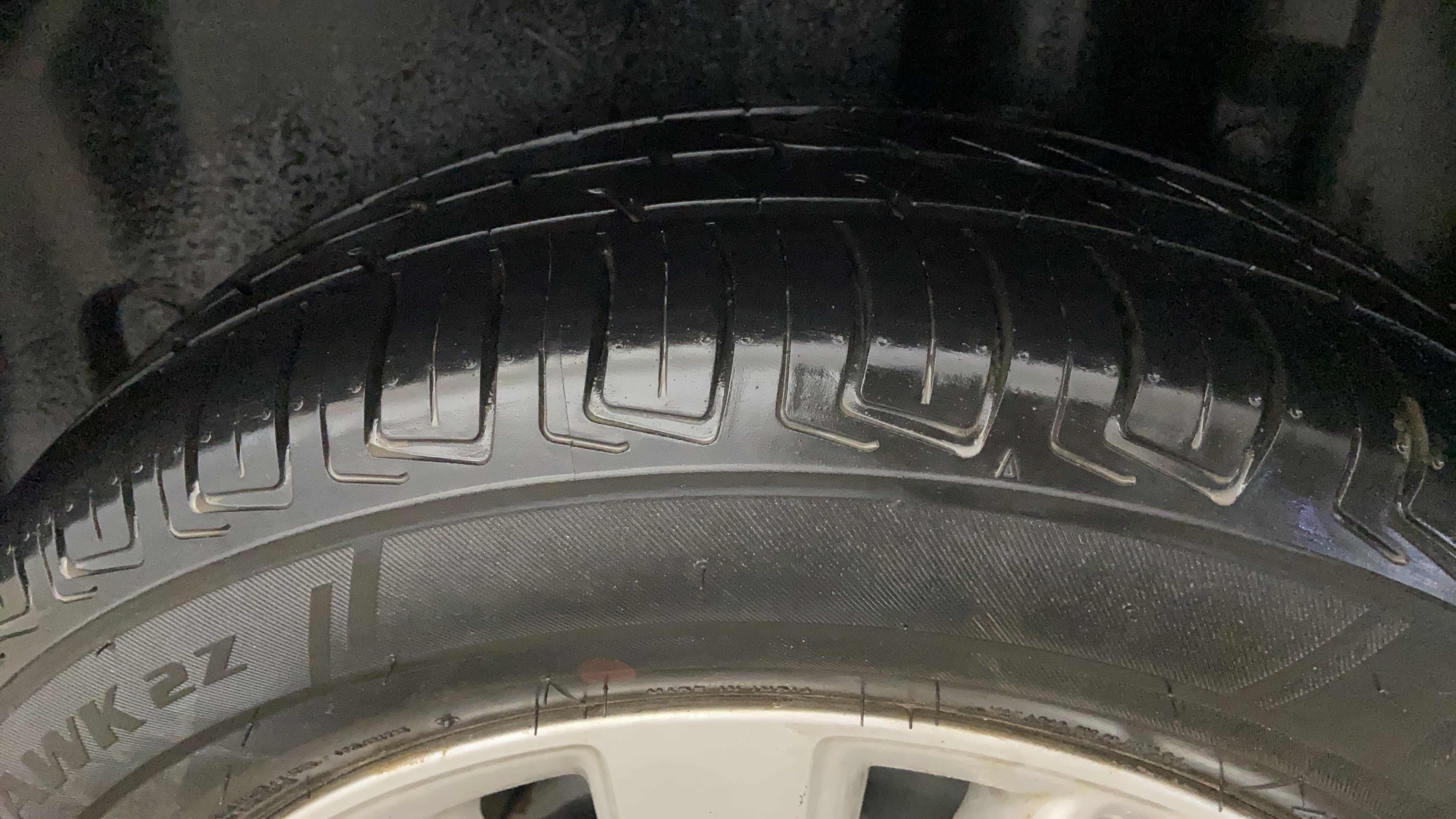 2015 Maruti Swift ZXI, Petrol, Manual, 48,517 km, Left Rear Tyre Tread