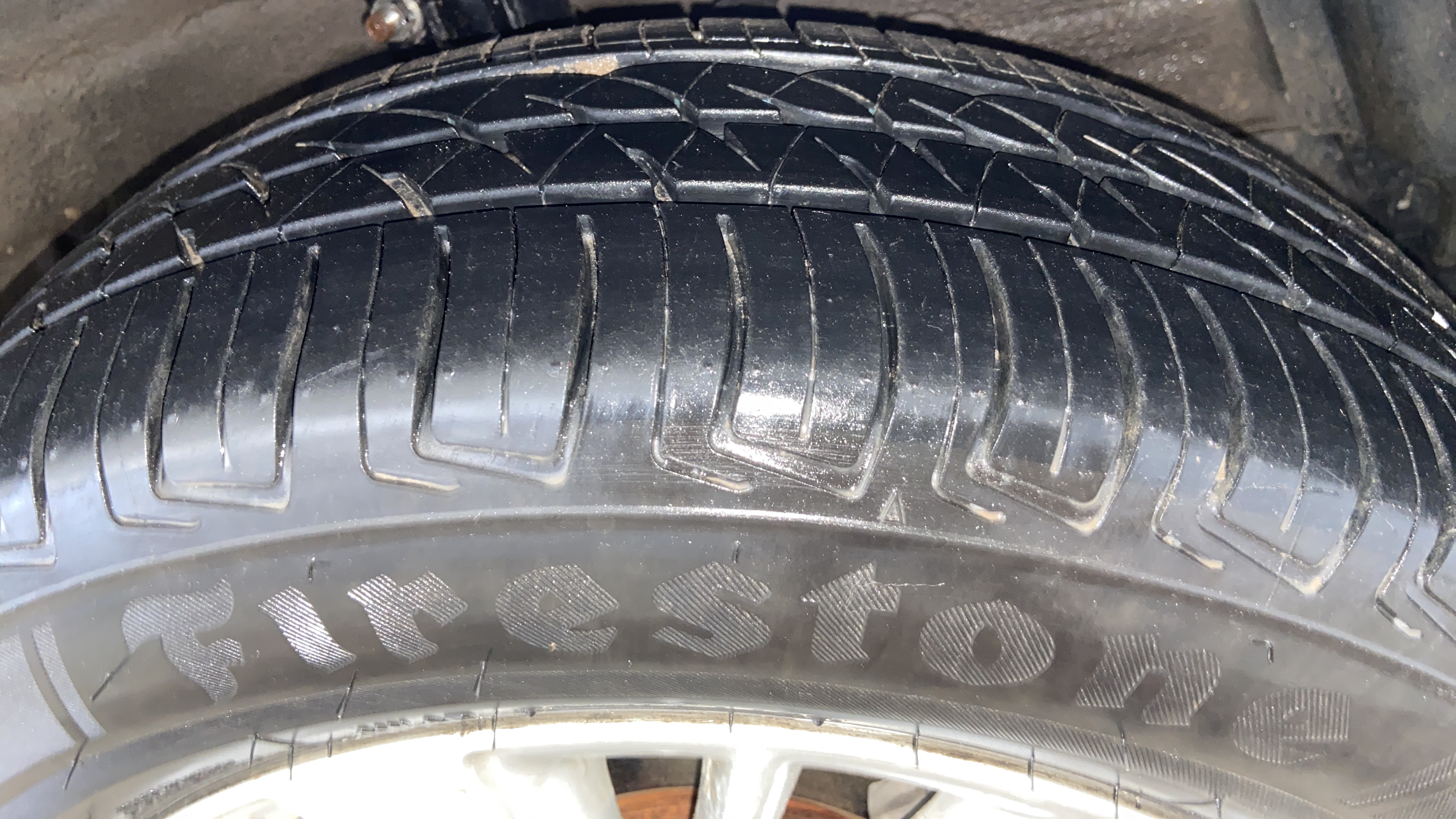 2015 Maruti Swift ZXI, Petrol, Manual, 48,517 km, Right Front Tyre Tread