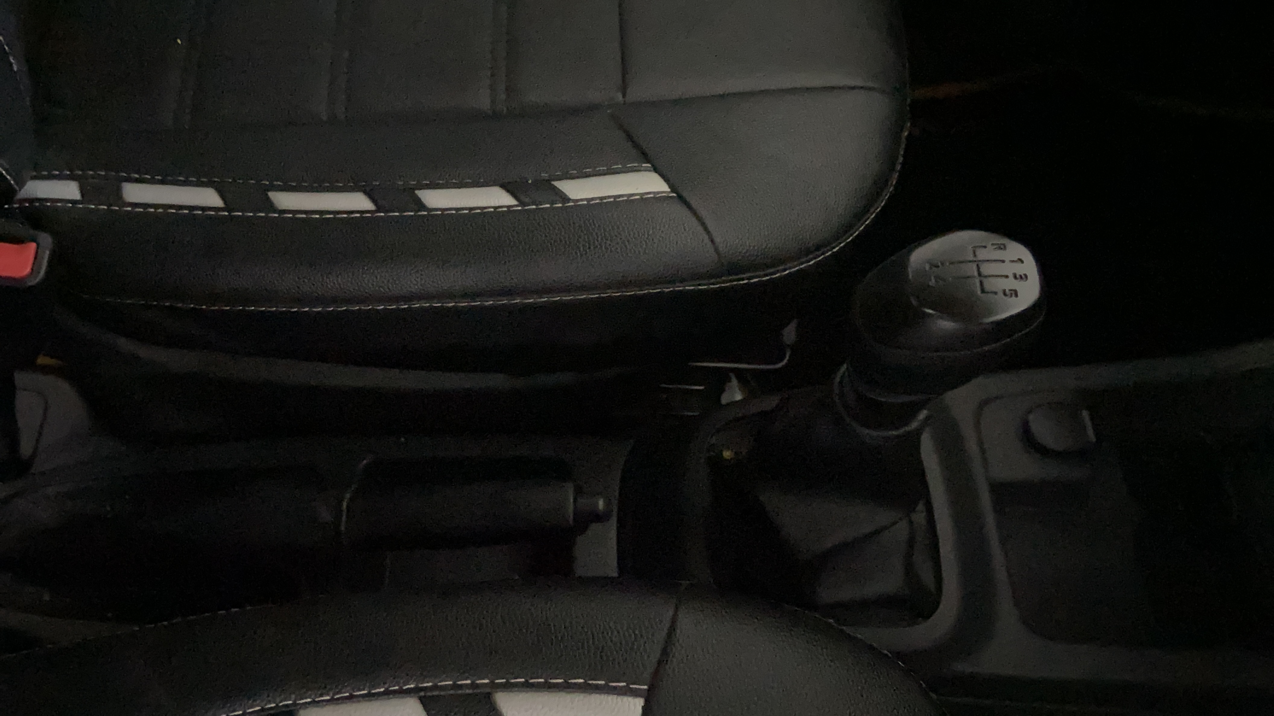 2016 Renault Kwid RXT 0.8, Petrol, Manual, 15,964 km, Gear Lever
