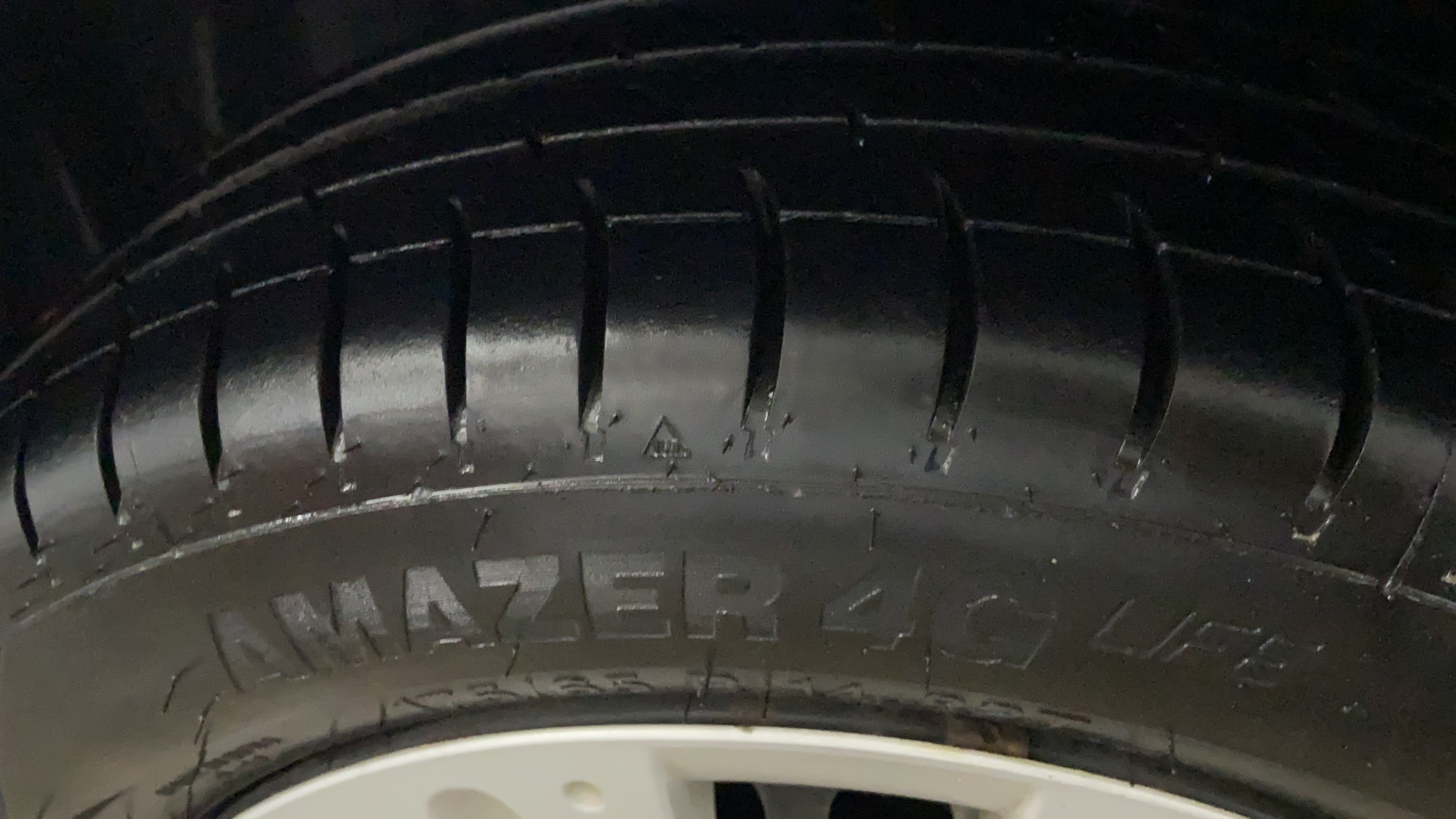 2014 Honda Amaze 1.2L I-VTEC S, Petrol, Manual, 44,669 km, Left Front Tyre Tread