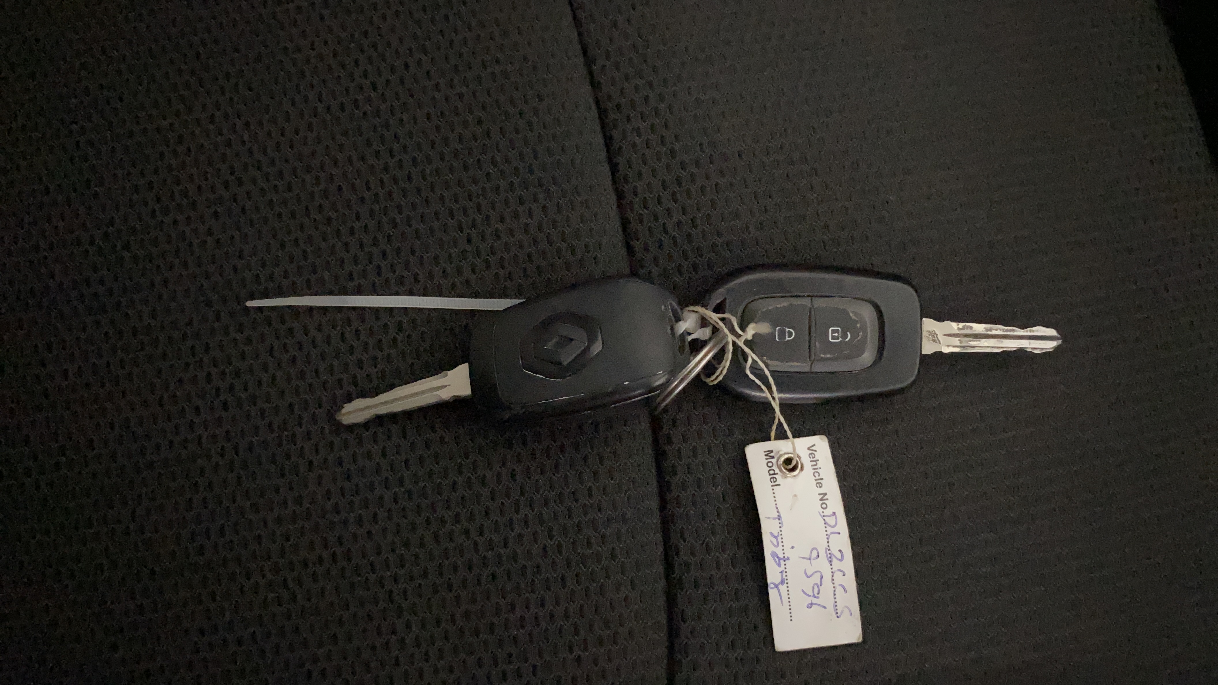 2020 Renault TRIBER RXT, Petrol, Manual, 48,870 km, Key Close Up